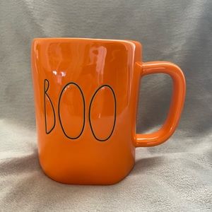 Rae Dunn - BOO mug